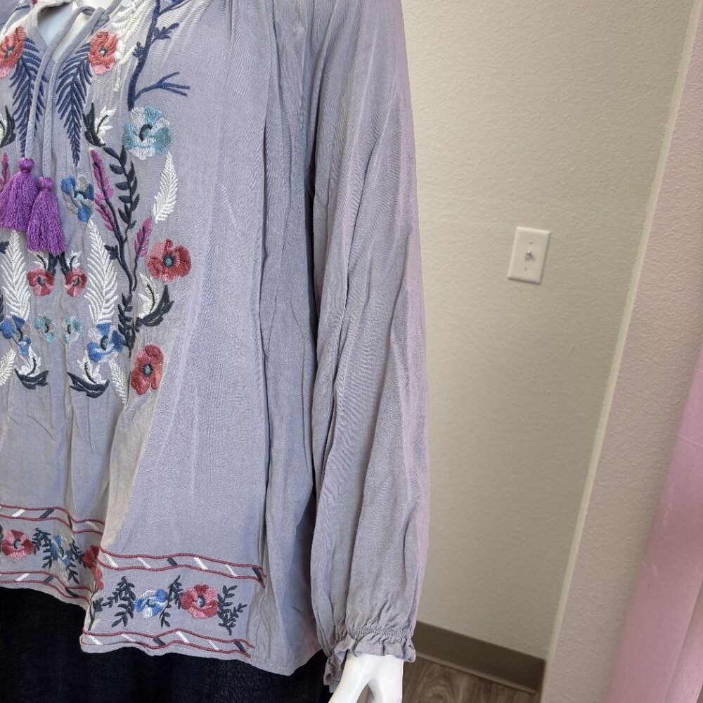 Jodifl Boho Embroidered Peasant Blouse Gray Floral Tassel Top Size Large - Picture 3 of 6